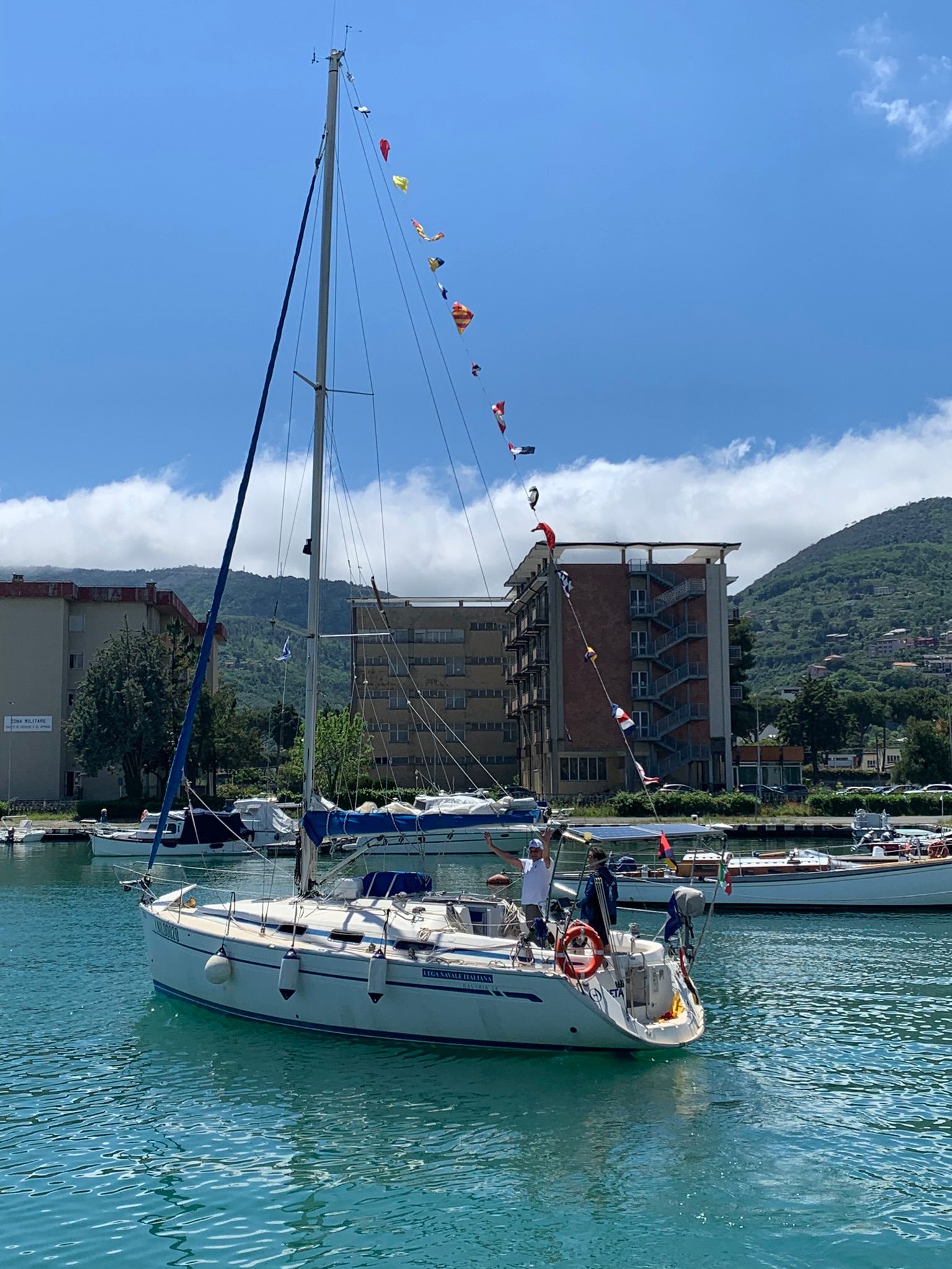 Teta, la prima tra le barche utilizzate nel progetto LIFE A-MAR NATURA2000, prende il largo per raggiungere i siti marini della Liguria